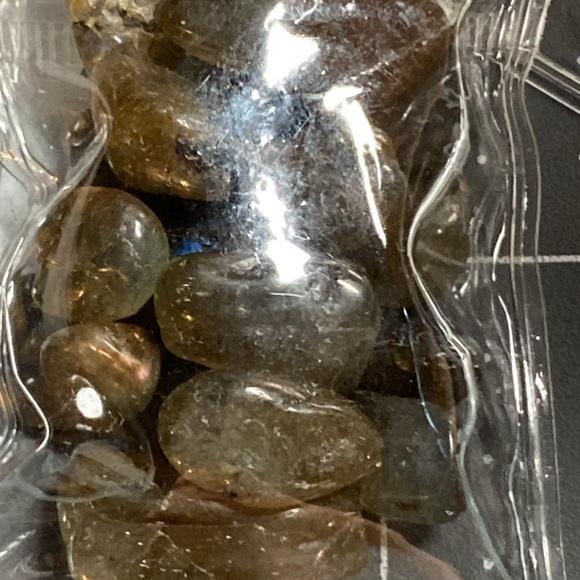 Craft: Un-Drilled Semi-Precious Stone pebbles/chips - Picture 4 of 11